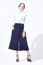 Load image into Gallery viewer, Pleated Ribboning Culottes
