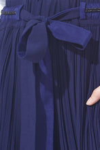 Load image into Gallery viewer, Pleated Ribboning Culottes
