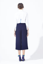 Load image into Gallery viewer, Pleated Ribboning Culottes
