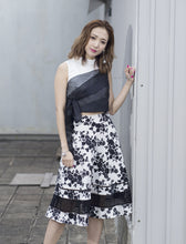 Load image into Gallery viewer, Overlayering Ribbon Short Blouse
